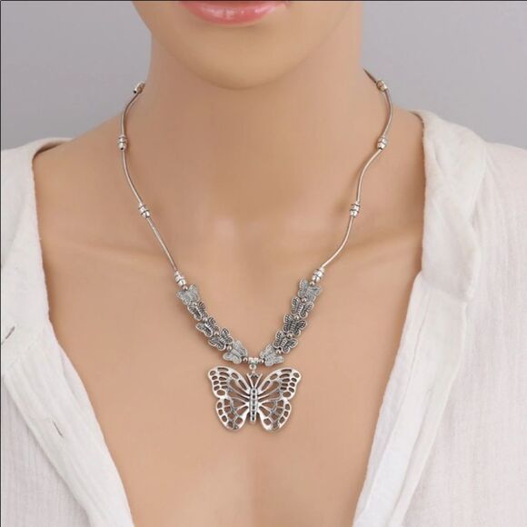Classy Silver Detailed Butterfly Necklace - Picture 2 of 6